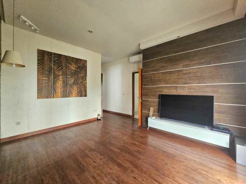 dijual rumah cluster alamanda jgc