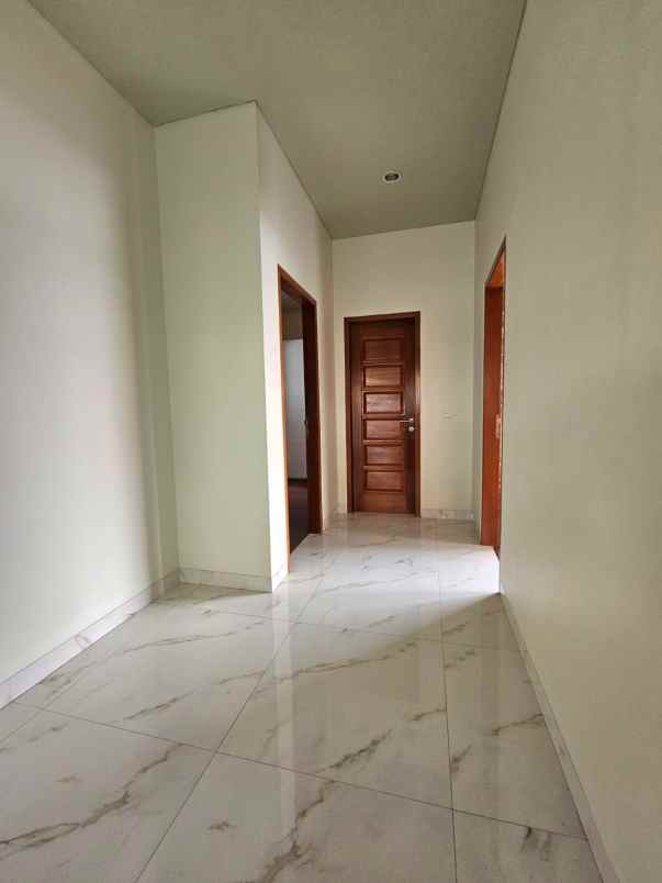 dijual rumah cluster alamanda jgc