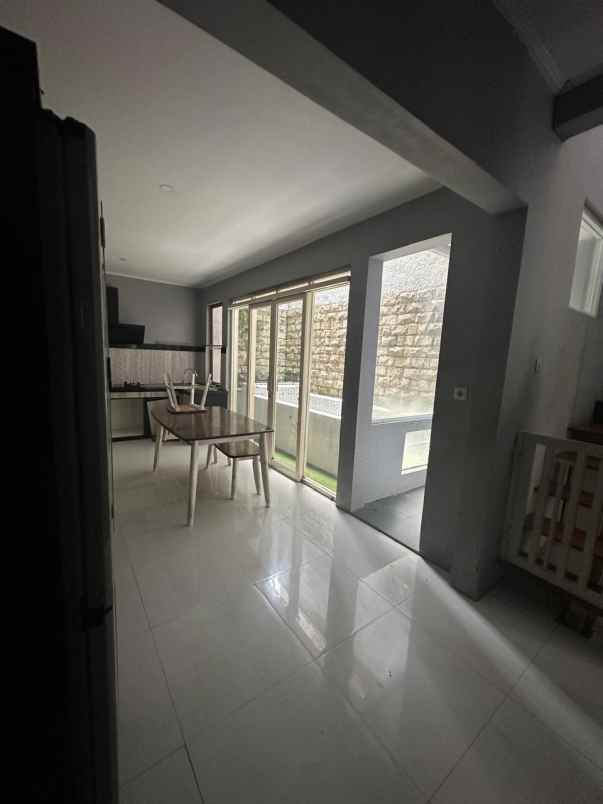 dijual rumah cluster jingga residence