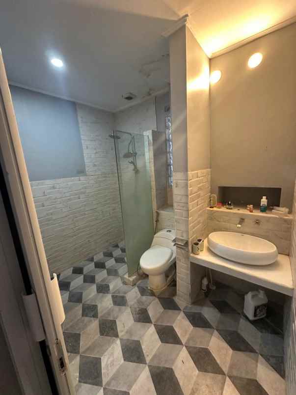 dijual rumah cluster jingga residence