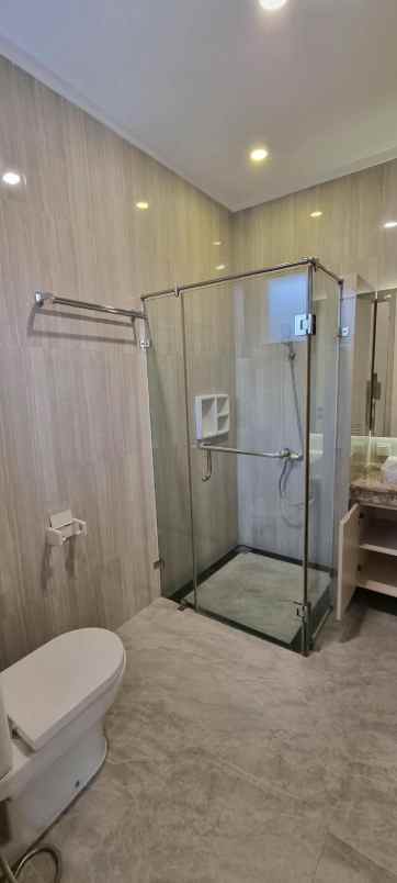 dijual rumah cluster lotus summarecon