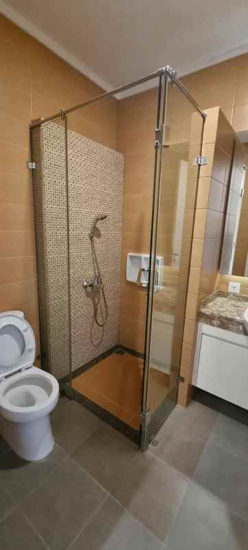 dijual rumah cluster lotus summarecon