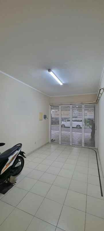 dijual rumah cluster lotus summarecon