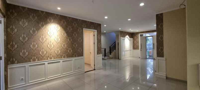dijual rumah cluster lotus summarecon