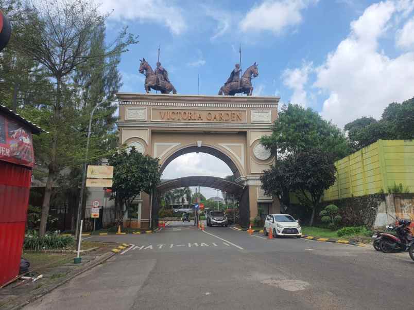 dijual rumah cluster victoria garden