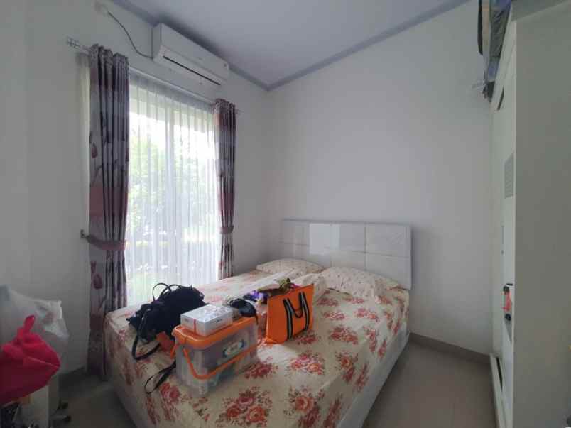 dijual rumah cluster victoria garden