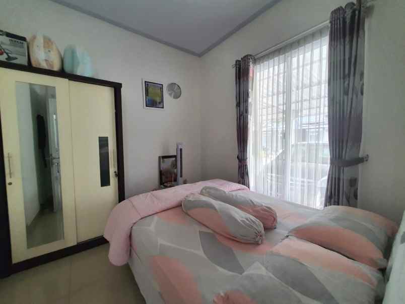 dijual rumah cluster victoria garden