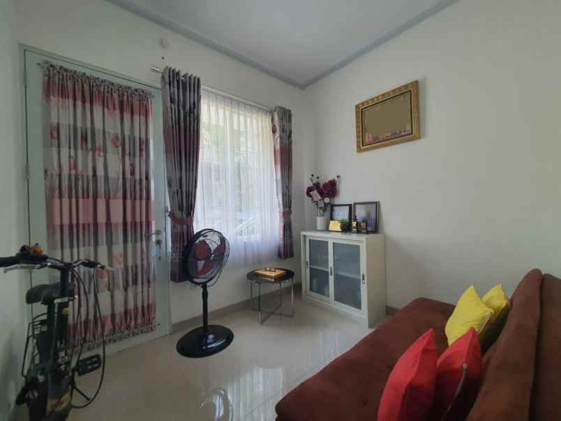 dijual rumah cluster victoria garden