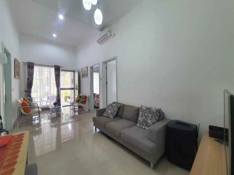 dijual rumah cluster victoria garden