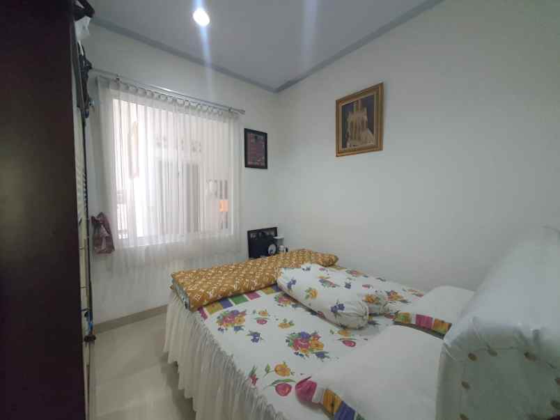 dijual rumah cluster victoria garden