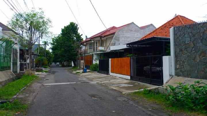 dijual rumah darmo