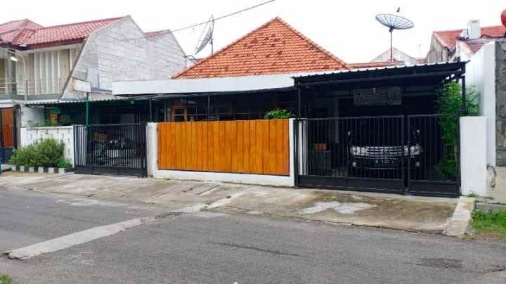 dijual rumah darmo