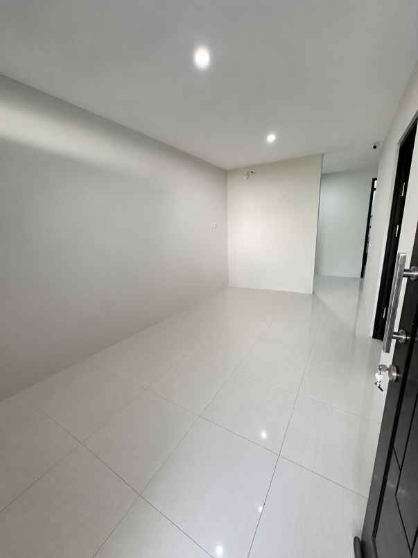 dijual rumah darmo indah selatan