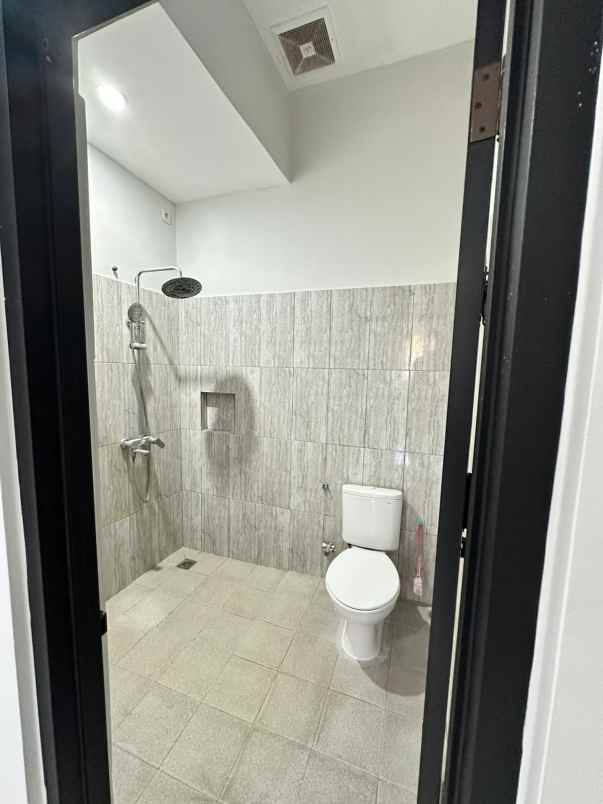 dijual rumah darmo indah selatan