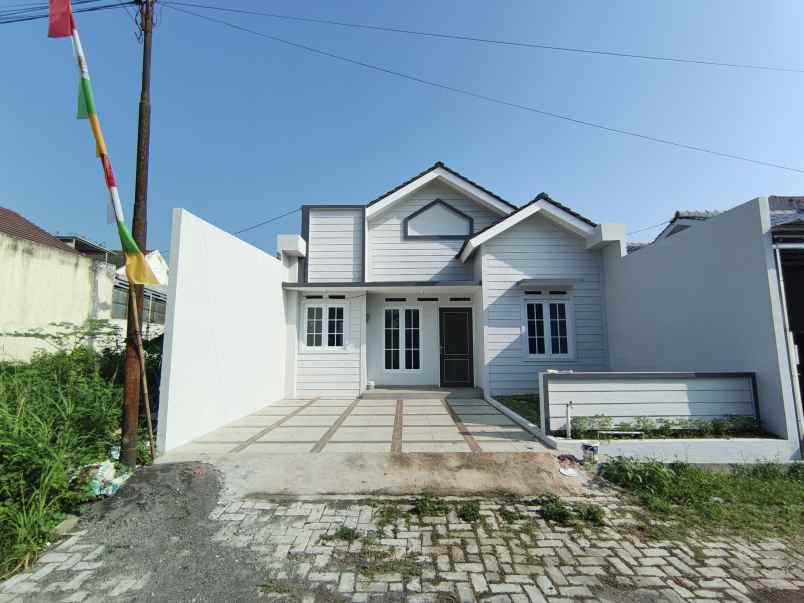 dijual rumah dawung residence