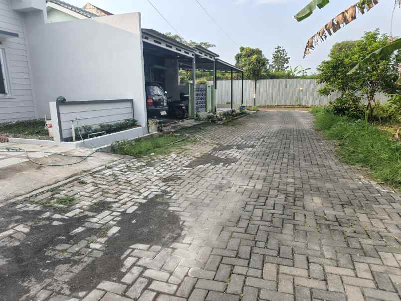 dijual rumah dawung residence