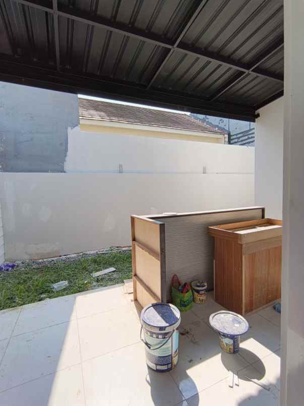 dijual rumah dawung residence