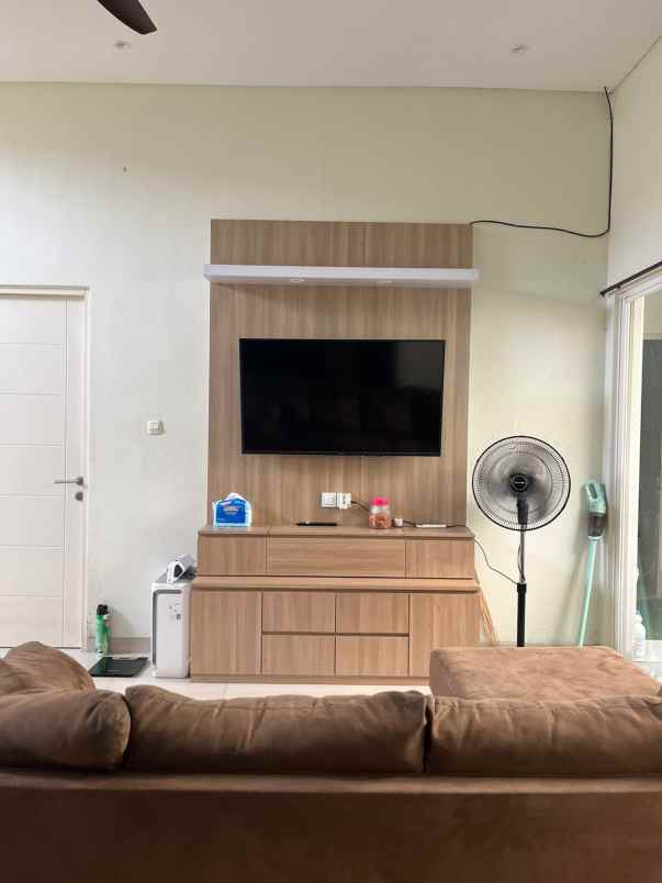 dijual rumah deltasari baru