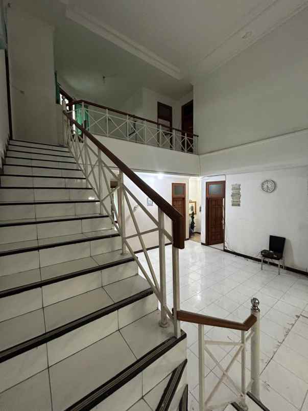 dijual rumah dharmahusada