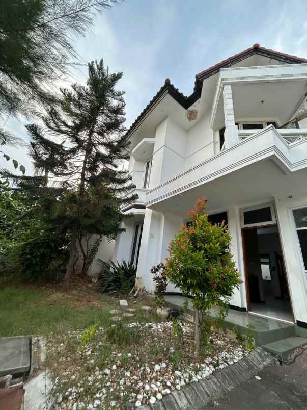 dijual rumah dharmahusada
