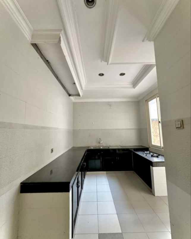 dijual rumah dharmahusada megah permai