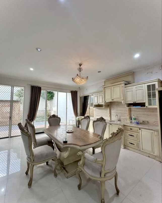 dijual rumah dharmahusada megah permai