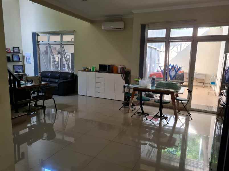dijual rumah di graha padma semarang