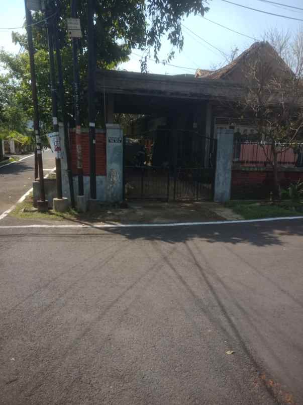 dijual rumah di hitung tanah di jl mangga semarang