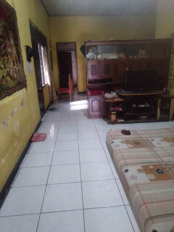 dijual rumah di jalan raya curug di tangerang