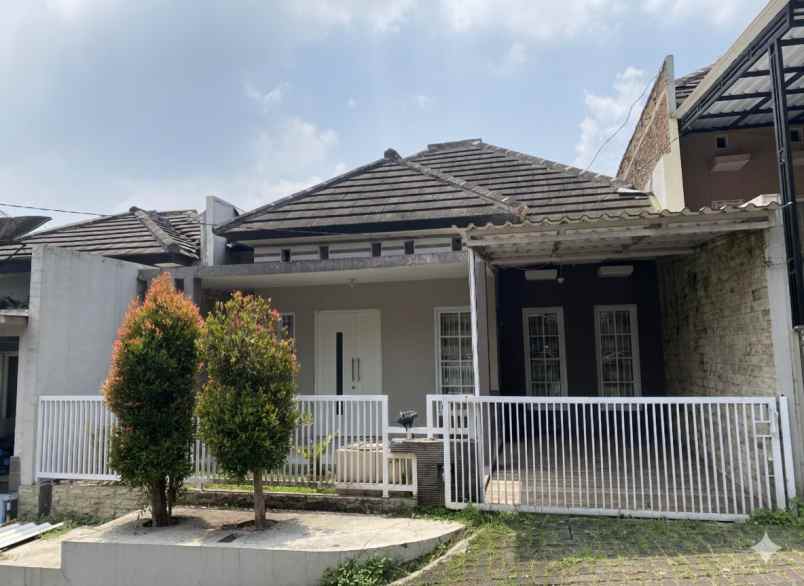 dijual rumah di jual cepat rumah elegan