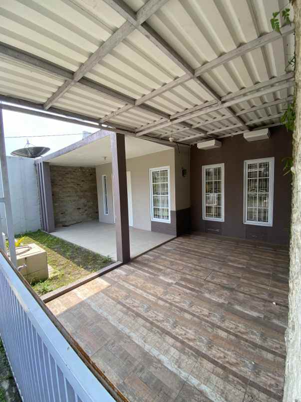 dijual rumah di jual cepat rumah elegan