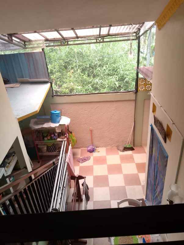 dijual rumah di perum grafika banyumanik semarang