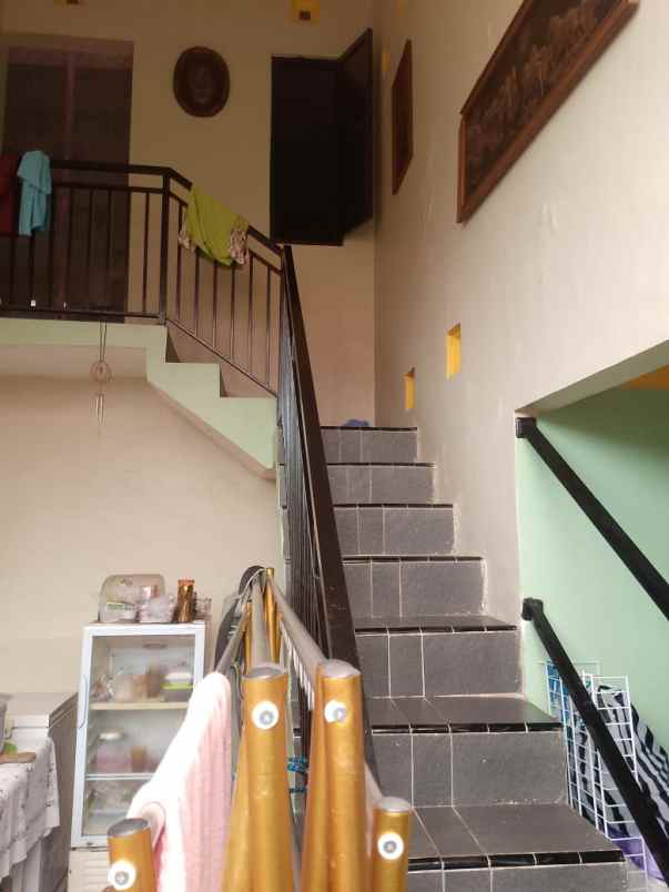 dijual rumah di perum grafika banyumanik semarang