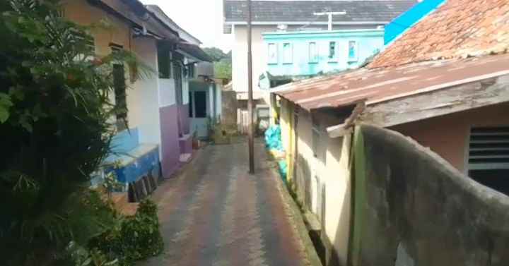 dijual rumah dijual rumah di jl yos