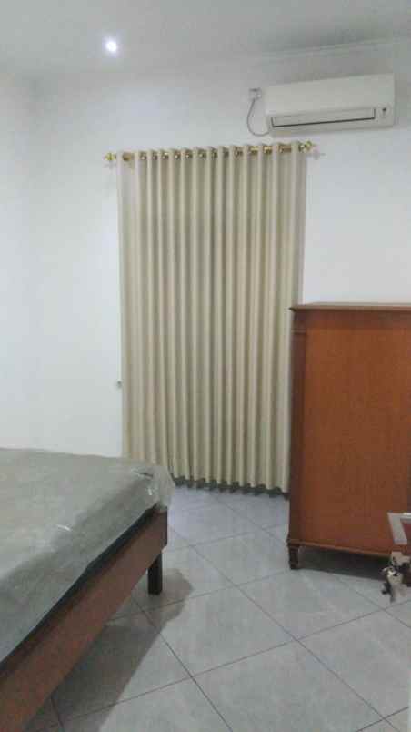 dijual rumah dukuh zamrud kota legenda