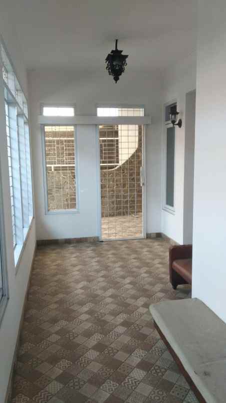 dijual rumah dukuh zamrud kota legenda