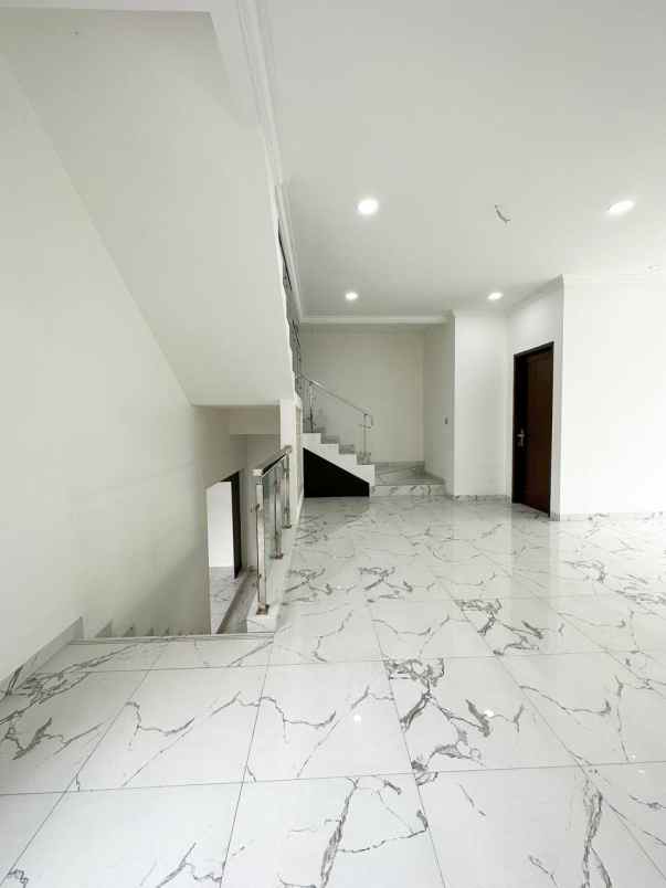 dijual rumah duren sawit