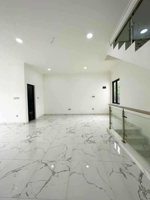 dijual rumah duren sawit