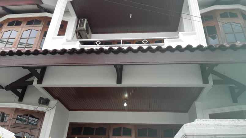 dijual rumah duren sawit klender