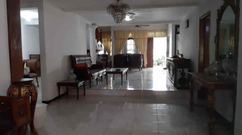 dijual rumah duren sawit klender