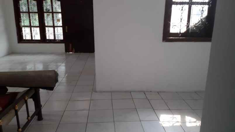 dijual rumah duren sawit klender