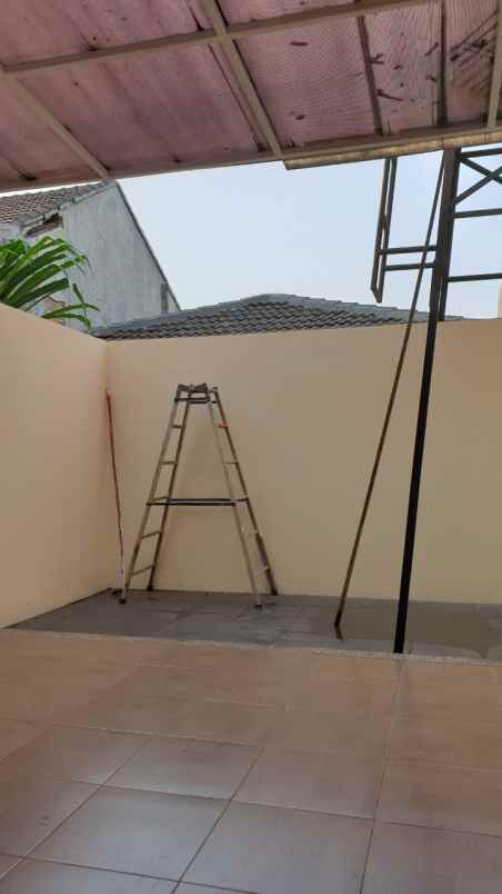 dijual rumah gading griya lestari