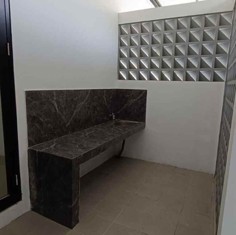 dijual rumah gading pantai