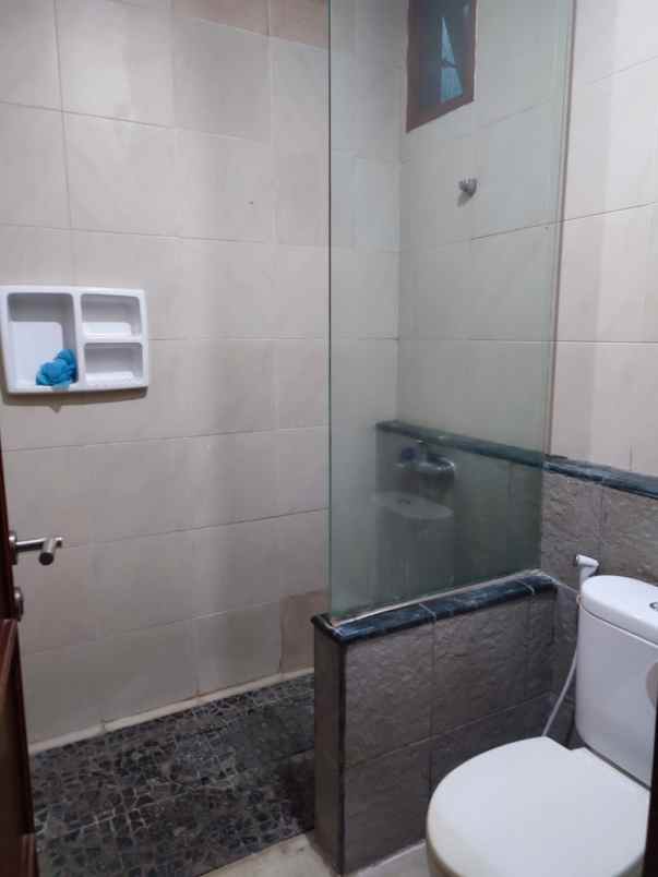 dijual rumah gandaria