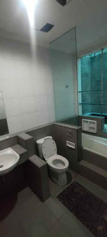 dijual rumah gandaria