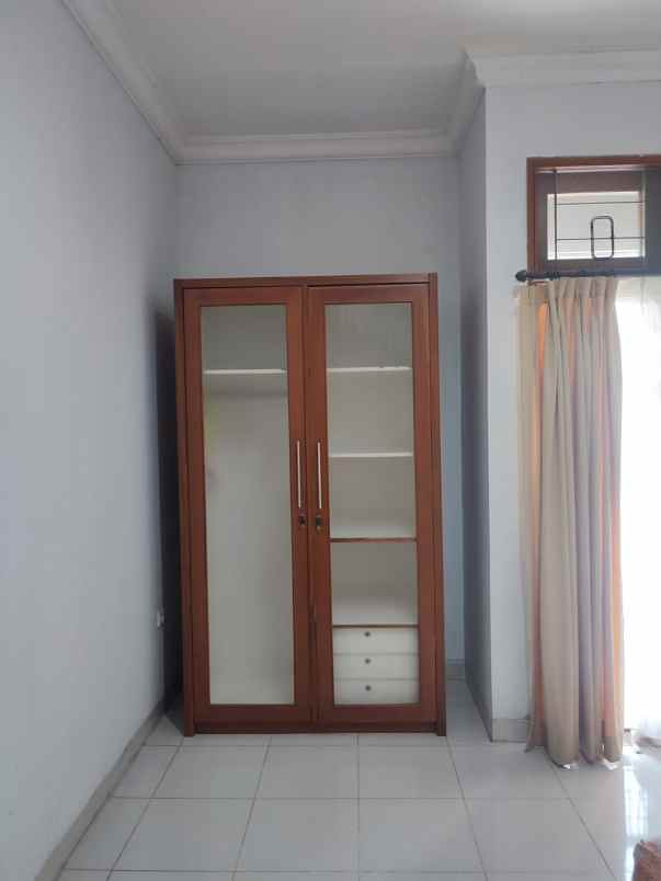 dijual rumah gandaria