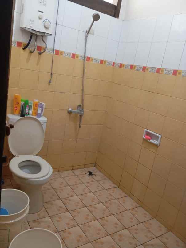 dijual rumah gang cipedes