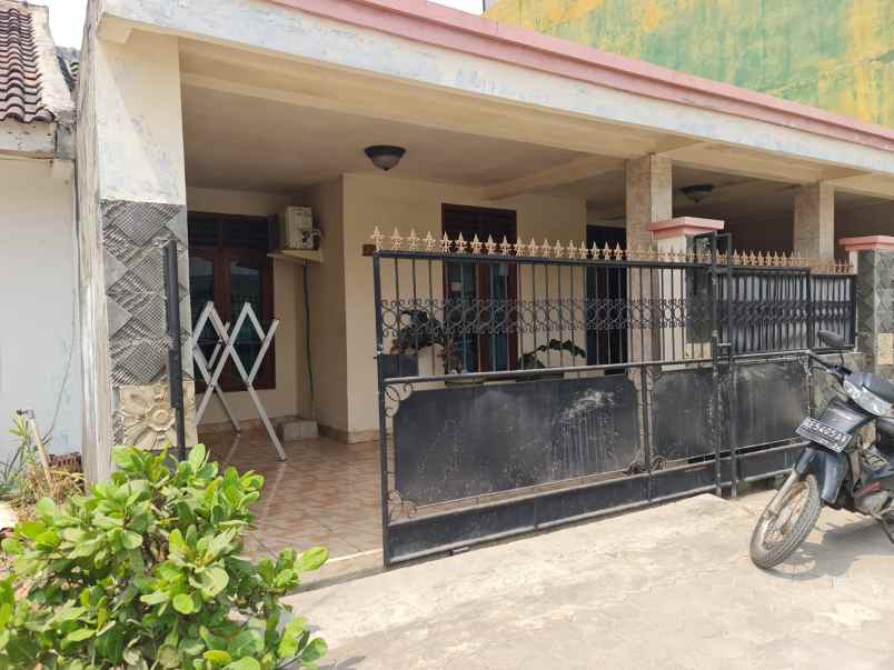 dijual rumah gatam kel hj mena kec