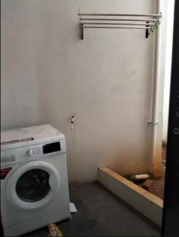dijual rumah geneve residence depok