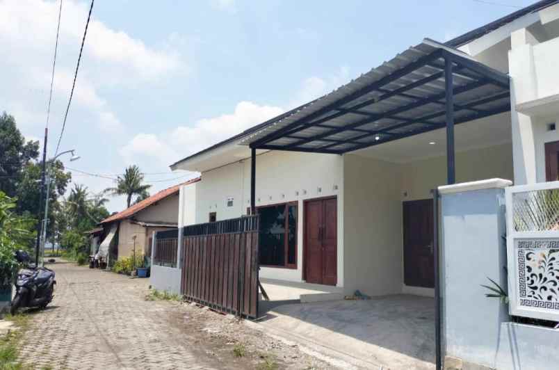 dijual rumah godean